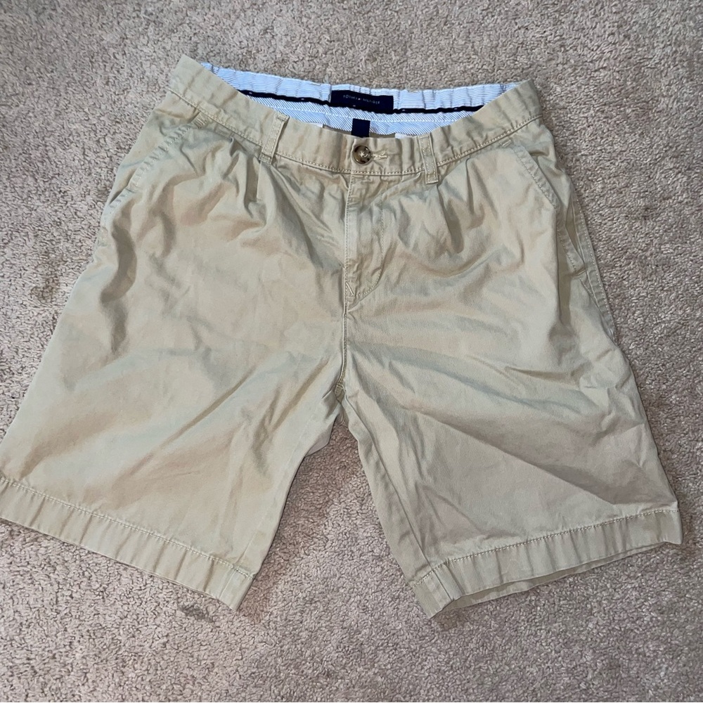 4/$20 ✨ Tommy Hilfiger Khaki Shorts